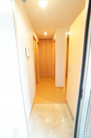 【玄関】 | PARK HILLS MIYAKO C | ※同物件・反転タイプの写真です。