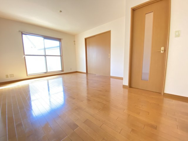 ラフィーネ二ツ屋の居間・リビング