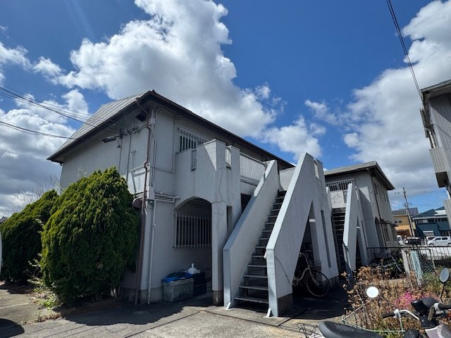 西山ハイツの外観