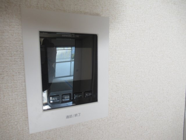兵庫県公社　播磨城ノ宮３号棟のセキュリティ|モニター付きインターホンがあるので急な来客でも安心です