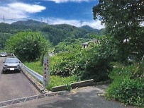 あきる野市五日市　売地の前面道路含む現地写真