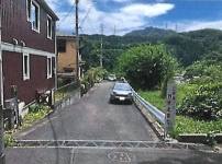 あきる野市五日市　売地の前面道路含む現地写真