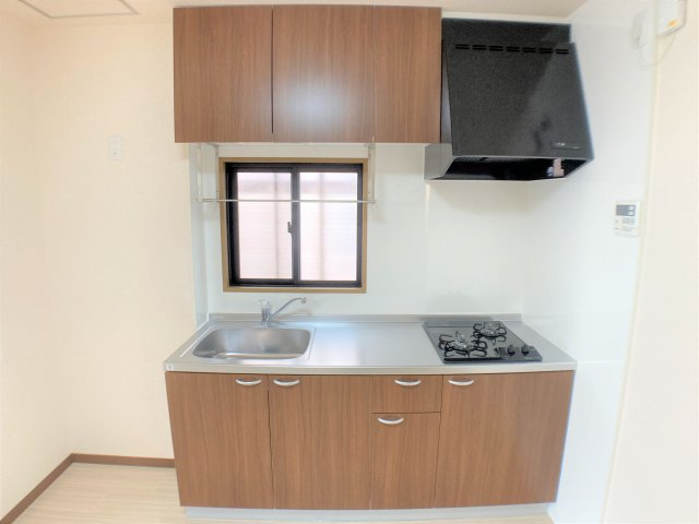 サンハイムホウゲツA棟のキッチン|別部屋反転間取のお写真になります。参考にご覧くださいませ。