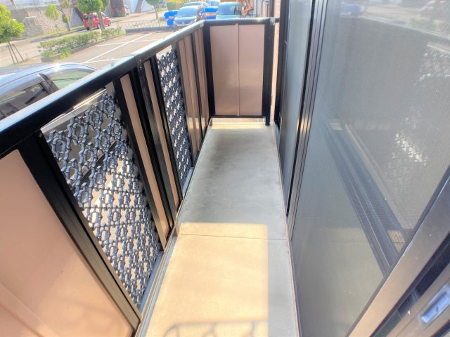 サンハイムホウゲツA棟のバルコニー