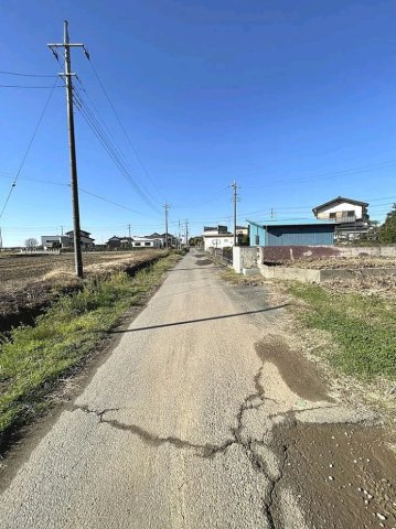 龍ケ崎市長沖町　約100坪土地の前面道路含む現地写真|幅員4ｍ道路に接道