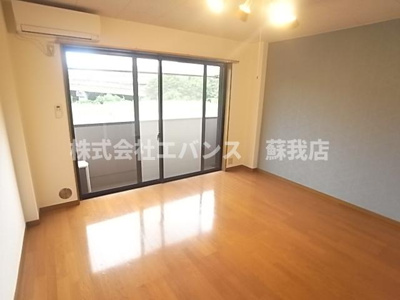 【居間・リビング】 | カトレア蘇我 | リビングです