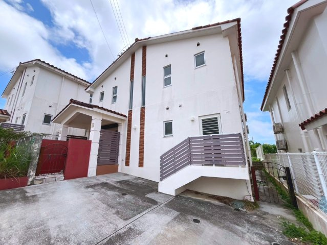 うるま市兼箇段　Peaceful Village　D号棟の外観