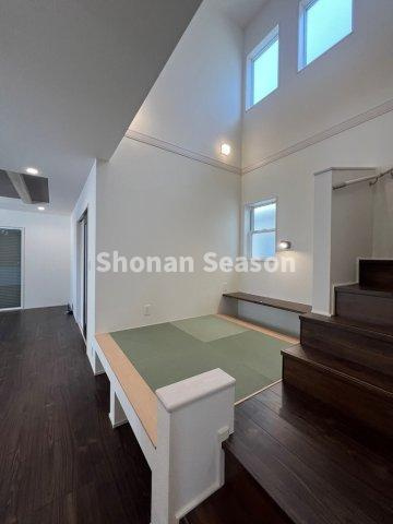 【居間・リビング】 | 用途に合わせてマルチに活躍する小上がり空間♪