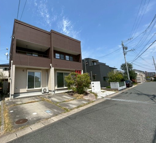 中央区安新町の前面道路含む現地写真|ゆったりとした全面道路です。