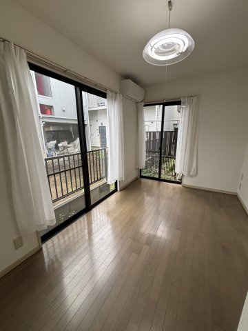 ハイツダイネツの居間・リビング