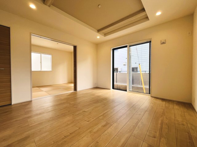 【居間・リビング】 | 本庄市下野堂　ブルーミングガーデン　新築戸建　全2棟　2号棟