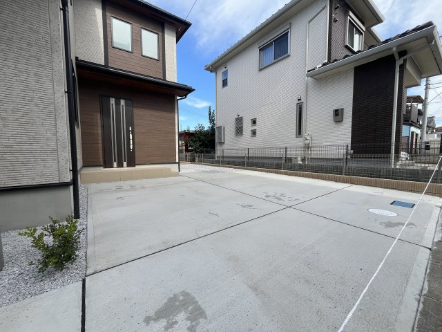 【前面道路含む現地写真】 | 本庄市下野堂　ブルーミングガーデン　新築戸建　全2棟　2号棟