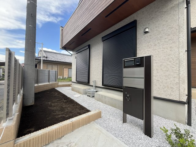 【前面道路含む現地写真】 | 本庄市下野堂　ブルーミングガーデン　新築戸建　全2棟　2号棟