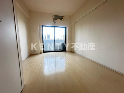 【居間・リビング】 | パークキューブ武蔵小杉 | こちらの居間で趣味の時間をお楽しみください