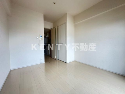 【内装】 | パークキューブ武蔵小杉 | 明るい色調の室内です