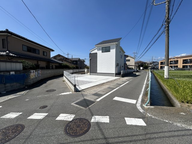 新築　前橋市青柳町第２　Livele Garden.S　１号棟の前面道路含む現地写真|現地写真　南東側接道幅員約3ｍ　北東側接道幅員約2.9ｍ