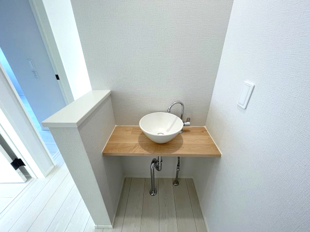 佐伯区五日市中央2丁目　№35869のその他|2階　トイレ前洗面台