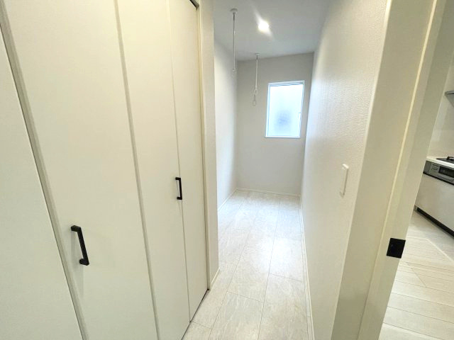 佐伯区五日市中央2丁目　№35869のランドリースペース|洗濯物干して収納まで
ここで完結します。