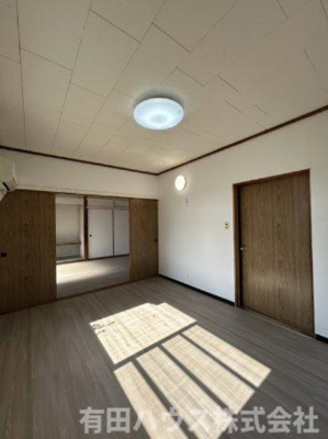 【洋室】 | W様有田市箕島戸建 | 各部屋にも照明が付いています☆