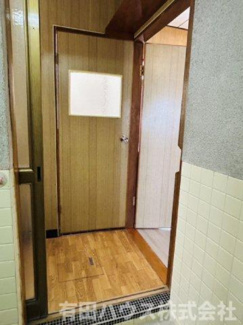 【浴室】 | W様有田市箕島戸建 | 浴室から見た脱衣所