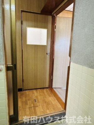 【浴室】 | W様有田市箕島戸建 | 浴室から見た脱衣所