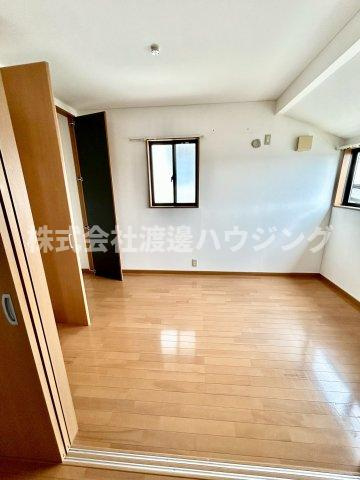 吹田市千里山西３丁目のテラスの子供部屋