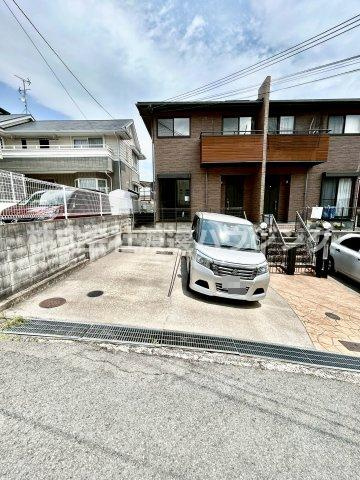 吹田市千里山西３丁目のテラスの駐車場