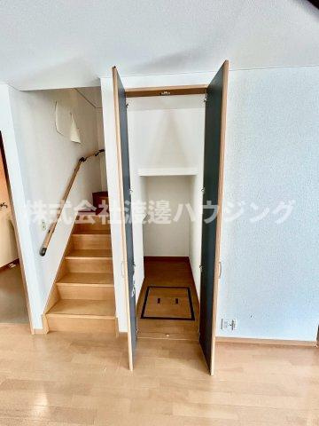 吹田市千里山西３丁目のテラスの収納