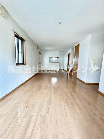 吹田市千里山西３丁目のテラスの居間・リビング