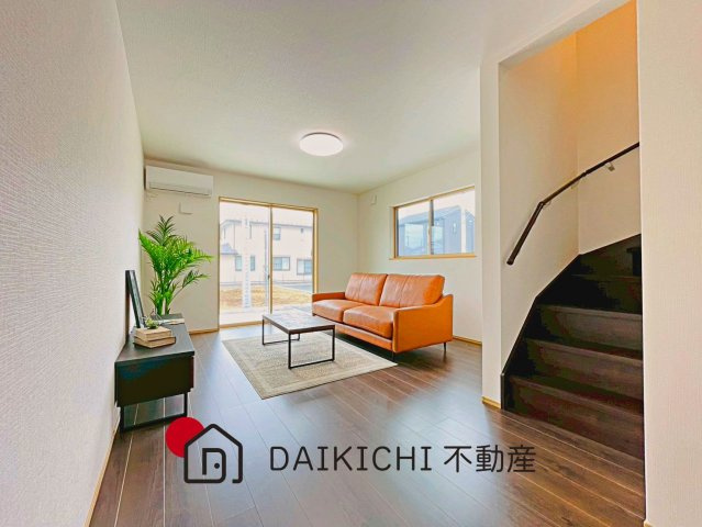 【居間・リビング】 | 久喜市上町　クレアスタウン　中古戸建　全7棟　4号棟