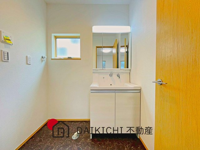 【独立洗面台】 | 久喜市上町　クレアスタウン　中古戸建　全7棟　4号棟