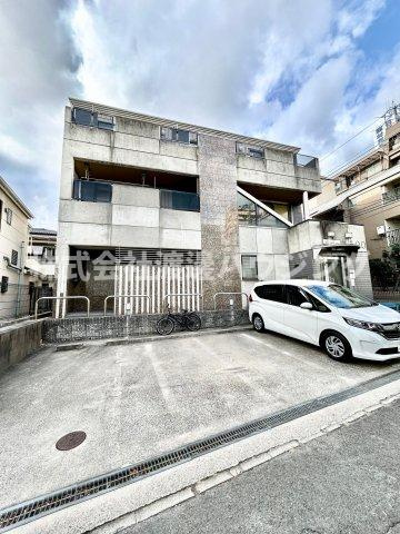 レジデンス500の駐車場