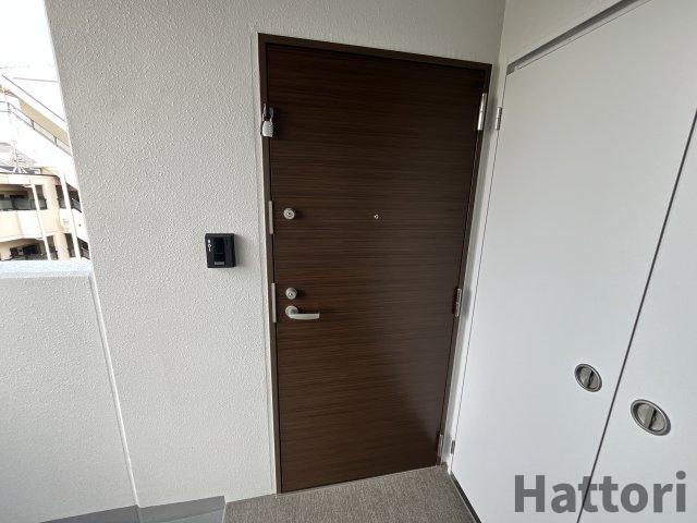 ArtizA緑地公園　仲介手数料無料の玄関