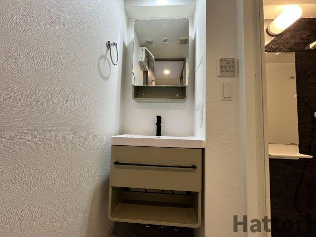 ArtizA緑地公園　仲介手数料無料の洗面所