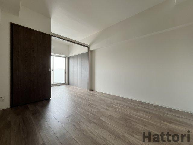 ArtizA緑地公園　仲介手数料無料の居間・リビング