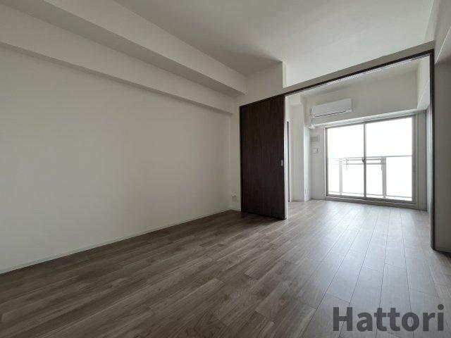 ArtizA緑地公園　仲介手数料無料の居間・リビング