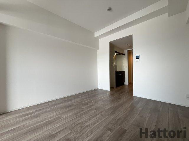 ArtizA緑地公園　仲介手数料無料の居間・リビング