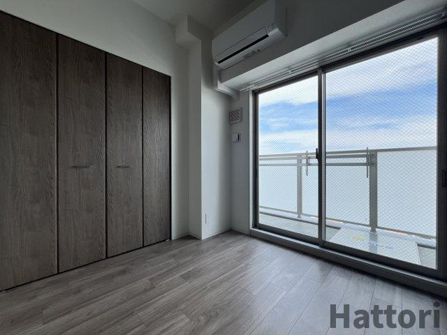 ArtizA緑地公園　仲介手数料無料の居間・リビング