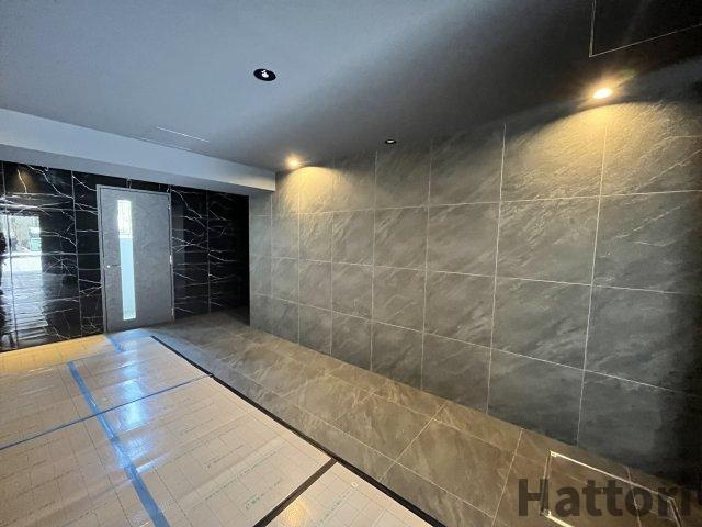 ArtizA緑地公園　仲介手数料無料のロビー