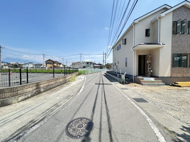 新築　前橋市青柳町第3　Livele Garden.S　１号棟の前面道路含む現地写真|現地写真　北側接道幅員約6.4ｍ