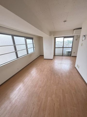 ベルハイム東長崎の洋室