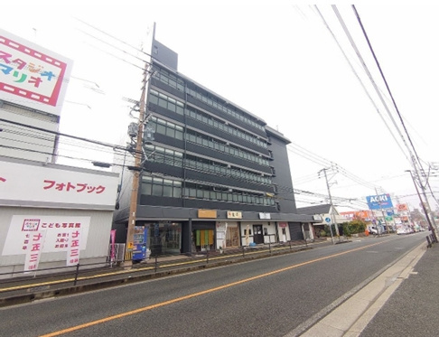 西長住ビルの外観