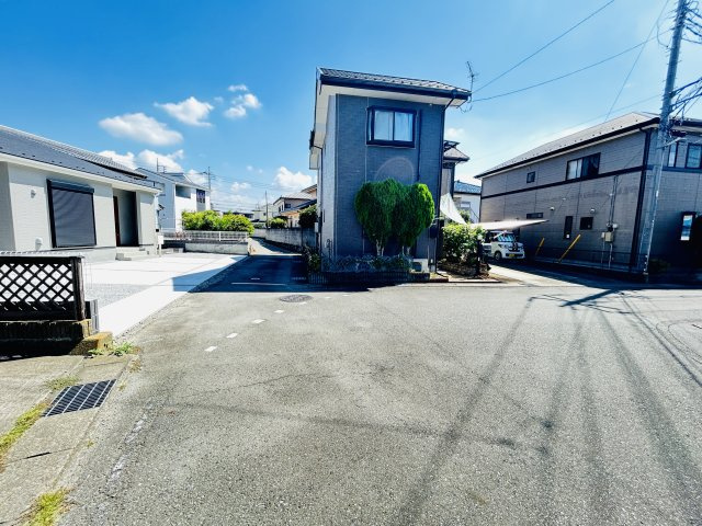 新築　前橋市青柳町第3　Livele Garden.S　2号棟の前面道路含む現地写真|現地写真　南東側接道幅員約3.5ｍ