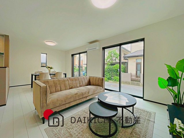 【居間・リビング】 | 久喜市上町　クレアスタウン　中古戸建　全7棟　7号棟