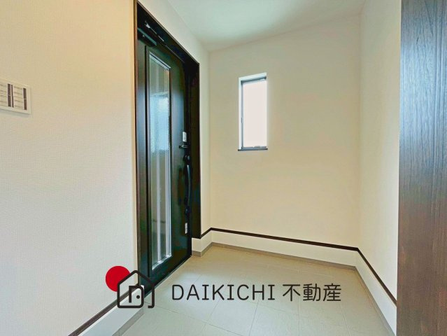 【玄関】 | 久喜市上町　クレアスタウン　中古戸建　全7棟　7号棟