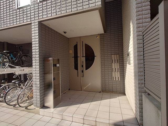 サンメゾン千早のロビー|★オートロック付きのエントランス★