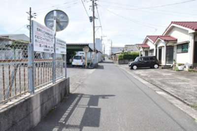 【前面道路含む現地写真】 | 鹿屋市寿7丁目　戸建賃貸3棟