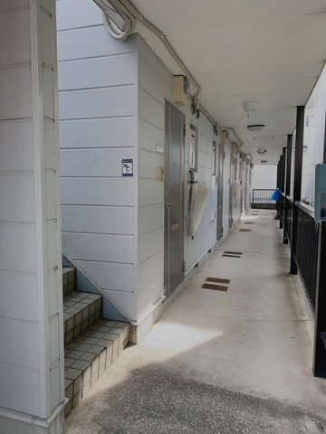 レオパレスＲＡＦＦＩＮＡＴＯＩのロビー|清潔なロビーです