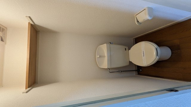 レオパレスＲＡＦＦＩＮＡＴＯＩのトイレ|トイレです
