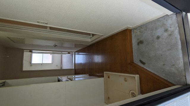 レオパレスＲＡＦＦＩＮＡＴＯＩの玄関|明るい玄関です